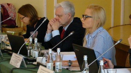 Na zdjęciu prowadzący spotkanie: Minister Gryza i Dyrektor Kister